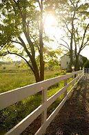 L'Auberge Provencale Inn & Restaurant