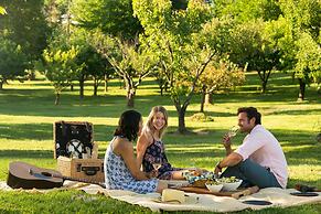 L'Auberge Provencale Inn & Restaurant