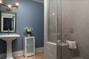 L'Auberge Provencale Inn & Restaurant