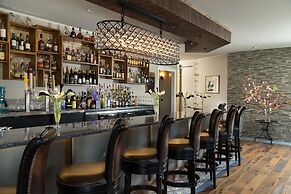 L'Auberge Provencale Inn & Restaurant