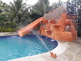 Relaxing Garden Resort