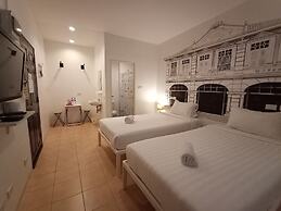 Chino Town Gallery Alley