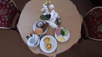 Voyage Hotel