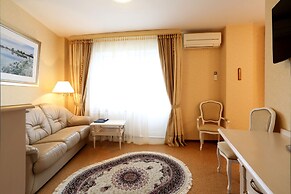 Voyage Hotel
