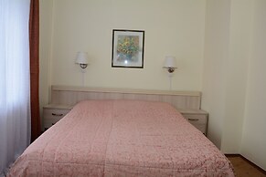 Voyage Hotel