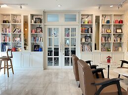 Westgate Residence Hotel