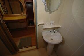 Shari-La Island Resort