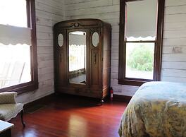 Yellow House Bed and Breakfast