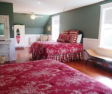 Yellow House Bed and Breakfast