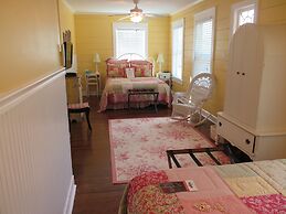 Yellow House Bed and Breakfast