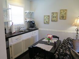 Yellow House Bed and Breakfast