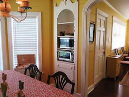 Yellow House Bed and Breakfast
