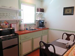 Yellow House Bed and Breakfast
