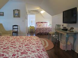 Yellow House Bed and Breakfast