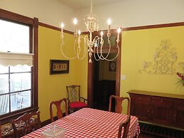 Yellow House Bed and Breakfast