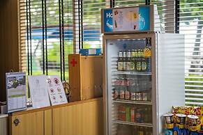 Mam Kai Bae Beach Resort