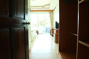 Mam Kai Bae Beach Resort