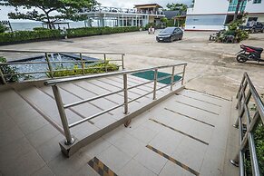 Mam Kai Bae Beach Resort