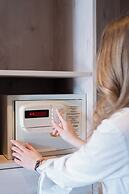 Victoria Hotel & Residence