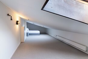 Victoria Hotel & Residence