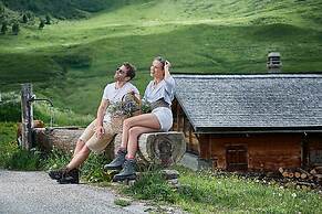 Victoria Hotel & Residence