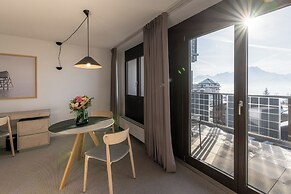 Victoria Hotel & Residence