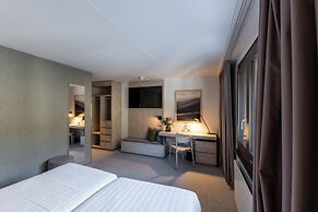 Victoria Hotel & Residence