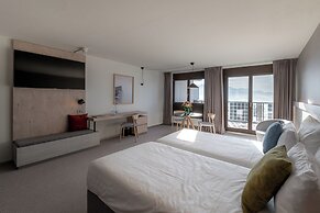 Victoria Hotel & Residence
