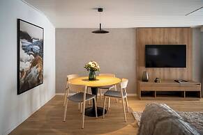 Victoria Hotel & Residence