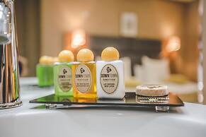 New Art's DownTown Hotel