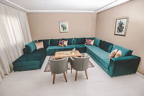 New Art's DownTown Hotel