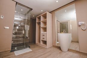 New Art's DownTown Hotel