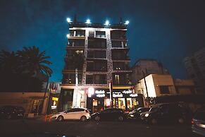 New Art's DownTown Hotel