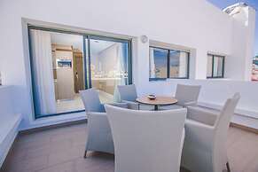 New Art's DownTown Hotel