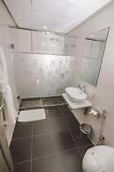 New Art's DownTown Hotel