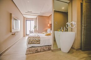 New Art's DownTown Hotel