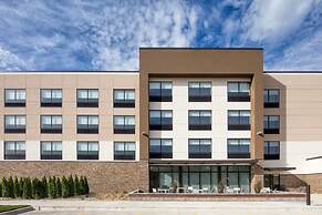 Holiday Inn Express & Suites East Peoria - Riverfront by IHG
