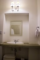 Meraki Boutique Hotel
