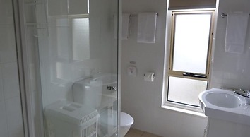 Glenelg Holiday Apartments