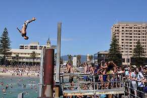 Glenelg Holiday Apartments