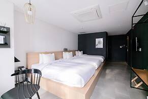 Gangneung Boutique Hotel Bombom