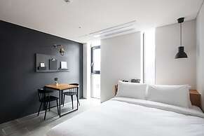 Gangneung Boutique Hotel Bombom