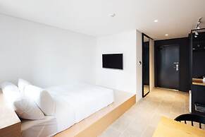 Gangneung Boutique Hotel Bombom