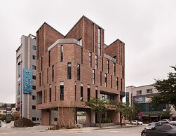 Gangneung Boutique Hotel Bombom