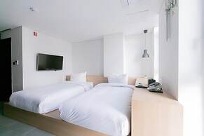 Gangneung Boutique Hotel Bombom