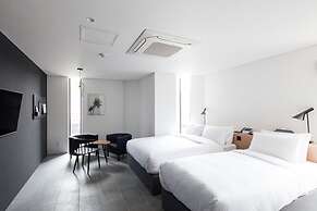 Gangneung Boutique Hotel Bombom