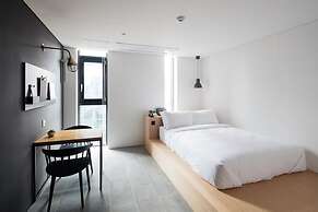 Gangneung Boutique Hotel Bombom