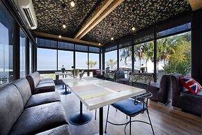 The Loft Seaside Sriracha