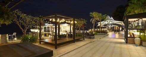 The Loft Seaside Sriracha