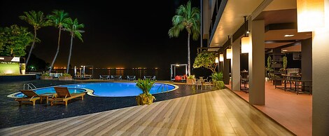 The Loft Seaside Sriracha